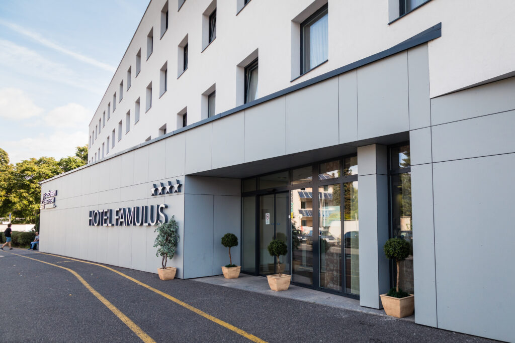 Hotel Famulus - Széchenyi István Egyetem oktatószálloda